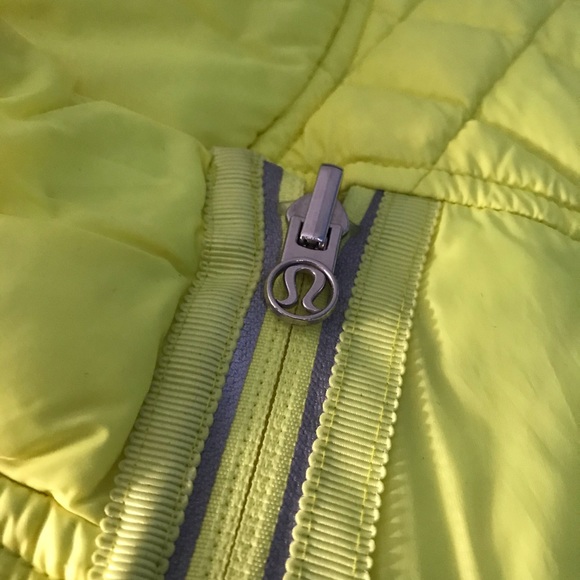 Lululemon “what the fluff” Reversible down vest - Picture 8 of 8